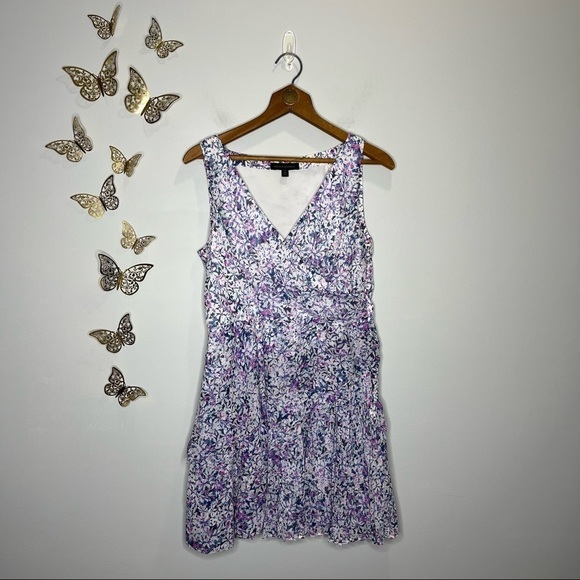 🦋🌙 BANANA REPUBLIC | Purple and White Floral V-Neck Dress - Picture 2 of 9